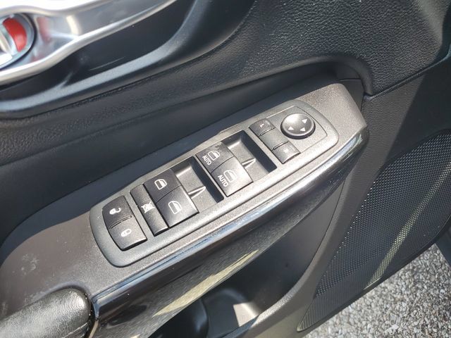 Used 2021 Jeep Cherokee Latitude Plus AWD/4WD image 21