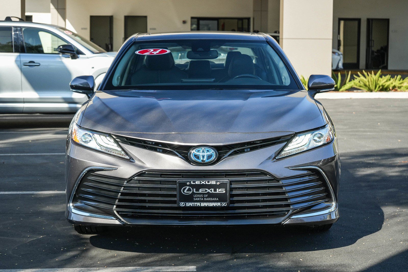 Used 2024 Toyota Camry XLE w/ Navigation Package FWD image 2