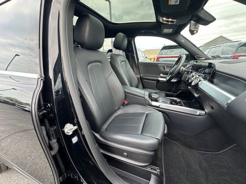 Used 2021 Mercedes-Benz GLB 250 4MATIC image 18