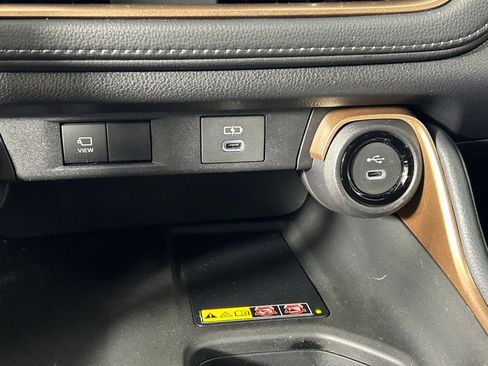 Used 2025 Toyota Grand Highlander AWD Hybrid image 23