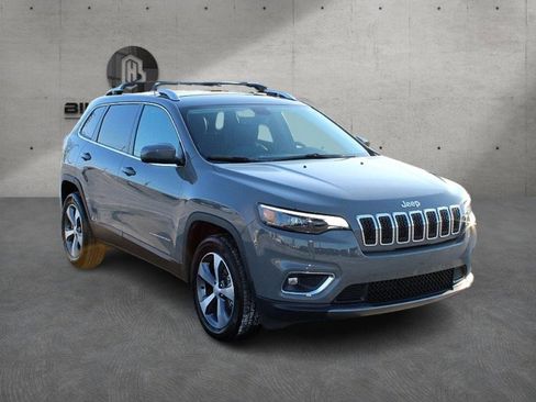 Used 2020 Jeep Cherokee Limited image 3