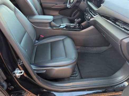 Used 2025 Buick Envista Sport Touring image 7