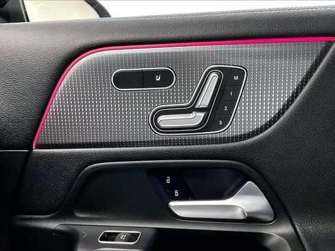 Certified 2023 Mercedes-Benz GLA 250 image 33