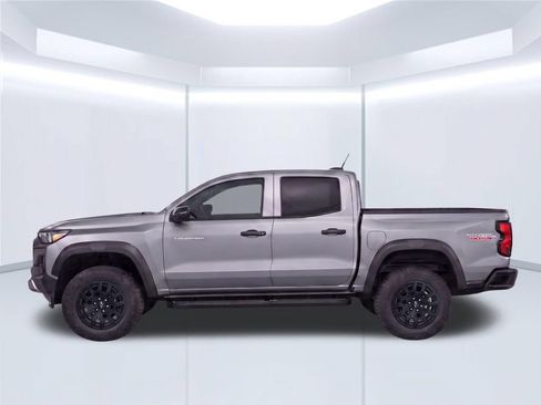 Used 2025 Chevrolet Colorado Trail Boss AWD/4WD image 9