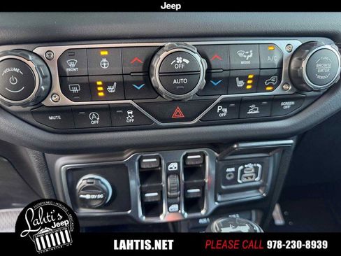 New 2025 Jeep Wrangler Unlimited Sahara image 20