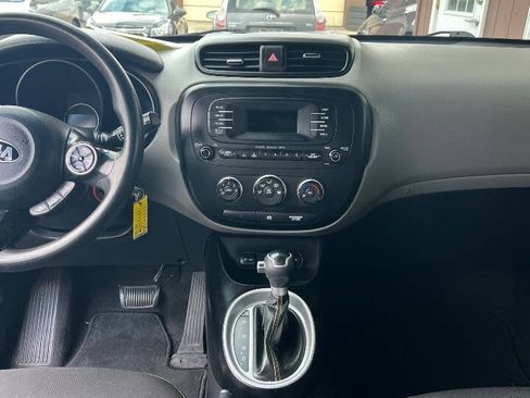 Used 2015 Kia Soul + FWD image 11