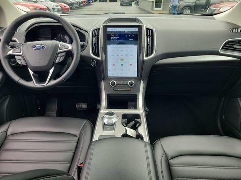Certified 2024 Ford Edge SEL w/ Convenience Package AWD/4WD image 11