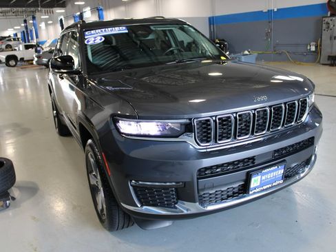 Used 2022 Jeep Grand Cherokee L Limited AWD/4WD image 3