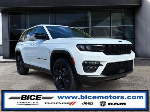 New 2025 Jeep Grand Cherokee Limited w/ Black Appearance Package image 1