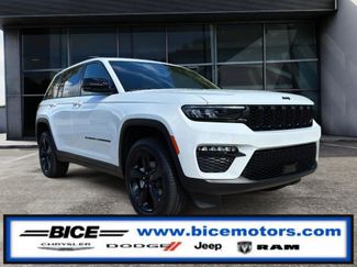 New 2025 Jeep Grand Cherokee Limited w/ Black Appearance Package video 1