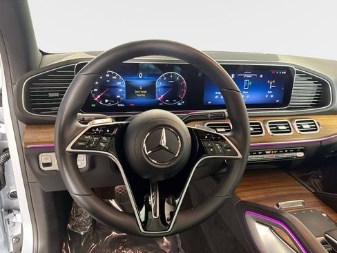 Used 2025 Mercedes-Benz GLE 450 4MATIC w/ Winter Package image 41