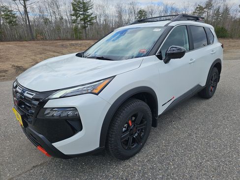 New 2026 Nissan Rogue SV AWD/4WD image 1