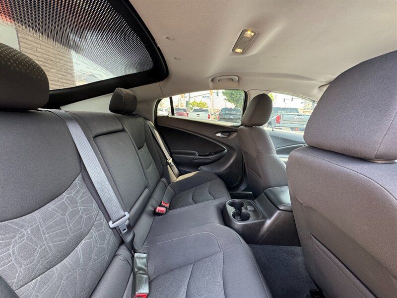 Used 2018 Chevrolet Volt LT FWD image 40