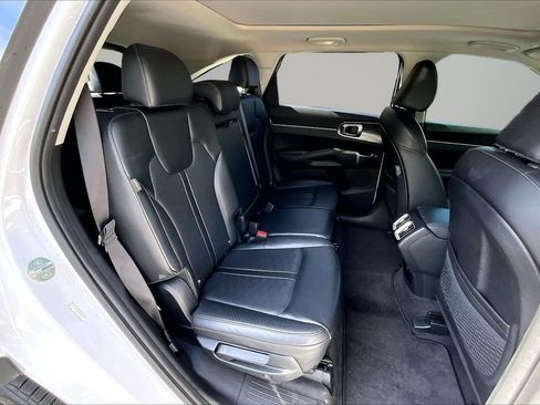 Used 2025 Kia Sorento S w/ Panoramic Sunroof Package FWD image 24