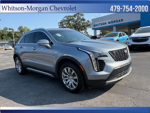 Used 2023 Cadillac XT4 Premium Luxury FWD image 3
