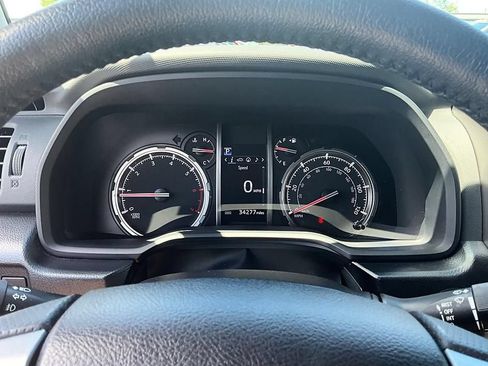 Used 2024 Toyota 4Runner Limited AWD/4WD image 18
