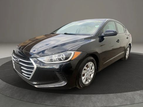 Used 2017 Hyundai Elantra SE image 1