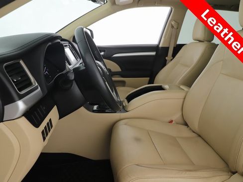 Used 2016 Toyota Highlander XLE image 15