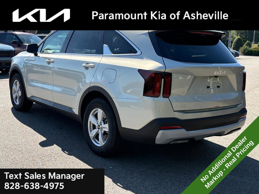 New 2026 Kia Sorento LX FWD image 4
