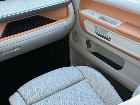 New 2025 Volkswagen ID. Buzz 1st Edition image 10