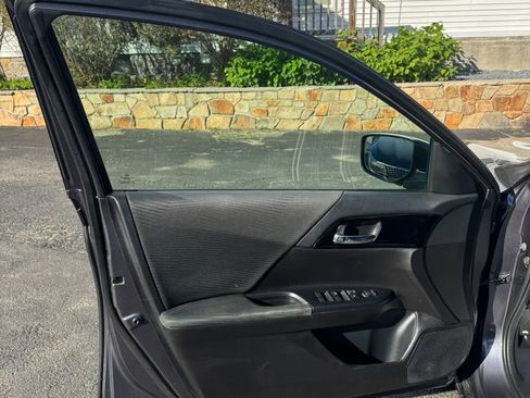 Used 2016 Honda Accord LX image 30
