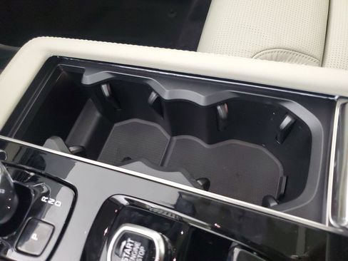 New 2026 Volvo XC90 T8 Ultra w/ Protection Package Premier image 31