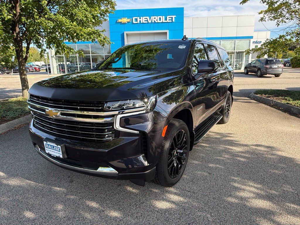Used 2024 Chevrolet Tahoe LT w/ Luxury Package AWD/4WD image 9