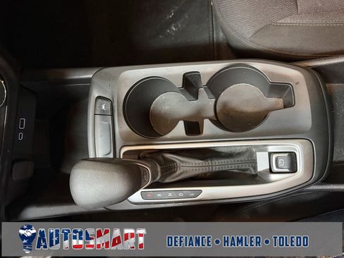 Used 2024 Chevrolet Trax LS w/ LS Convenience Package image 19