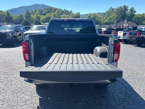 Used 2024 GMC Sierra 1500 Pro w/ Graphite Edition AWD/4WD image 7