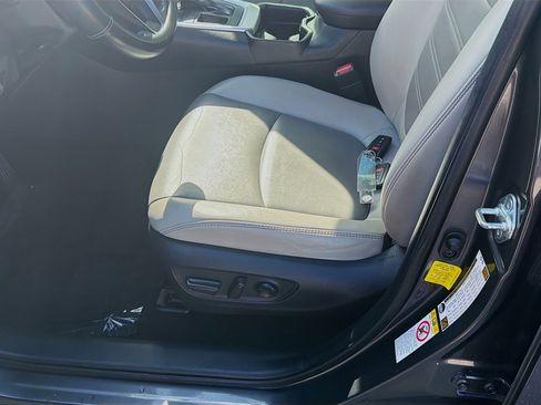 Used 2019 Toyota RAV4 XLE Premium FWD image 18