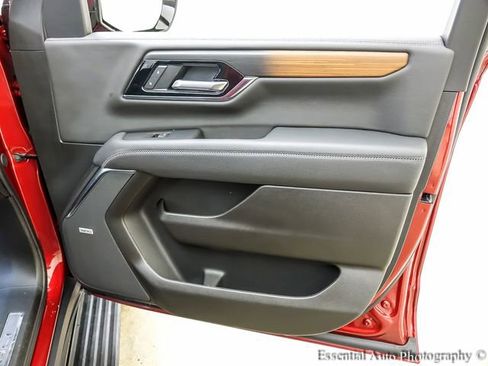 Certified 2025 GMC Yukon XL Denali image 30