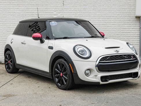 Used 2019 MINI Cooper S w/ Premium Package image 6