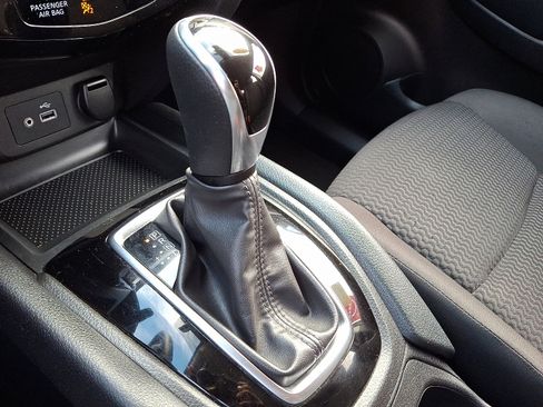 Used 2022 Nissan Rogue Sport S image 14