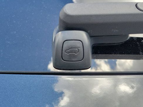 Used 2025 Genesis GV80 2.5T Standard AWD/4WD image 18