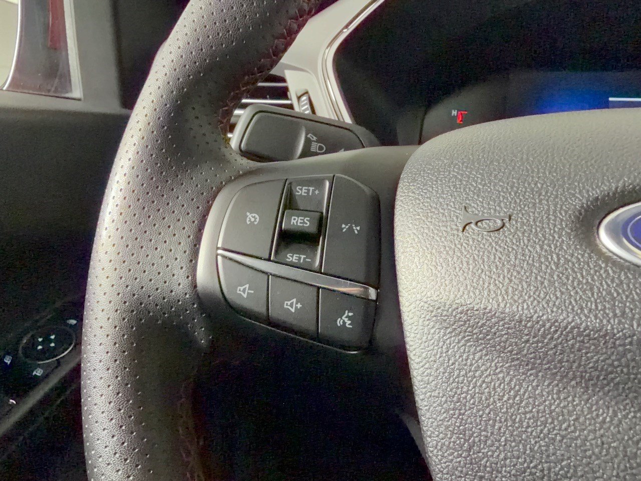 Used 2025 Ford Escape ST-Line Select AWD/4WD image 18