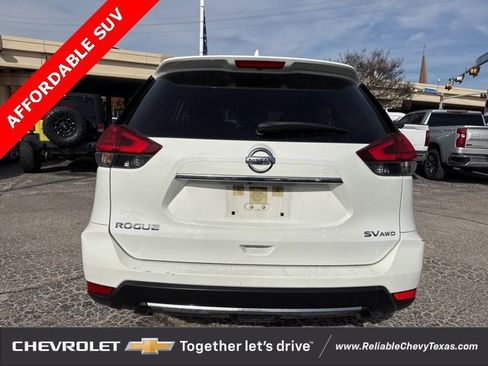 Used 2017 Nissan Rogue SV image 7