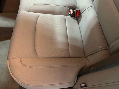 Used 2020 Chevrolet Malibu LT FWD image 19
