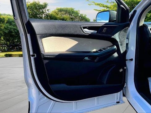 Certified 2019 Ford Edge SE FWD image 22