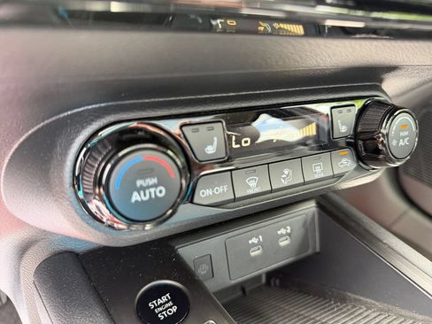 Used 2026 Nissan Kicks SV w/ SV Premium Package FWD image 30