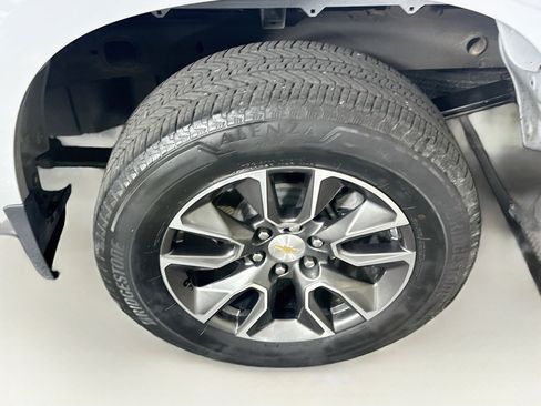 Used 2024 Chevrolet Silverado 1500 LT AWD/4WD image 11