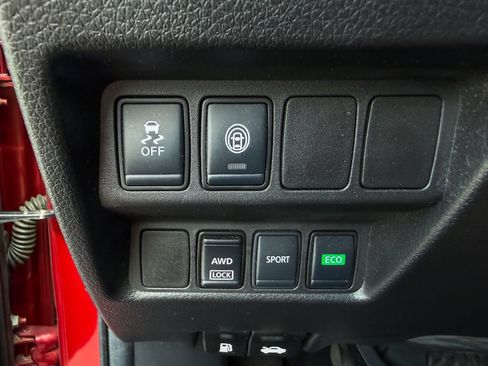 Used 2020 Nissan Rogue Sport S AWD/4WD image 17