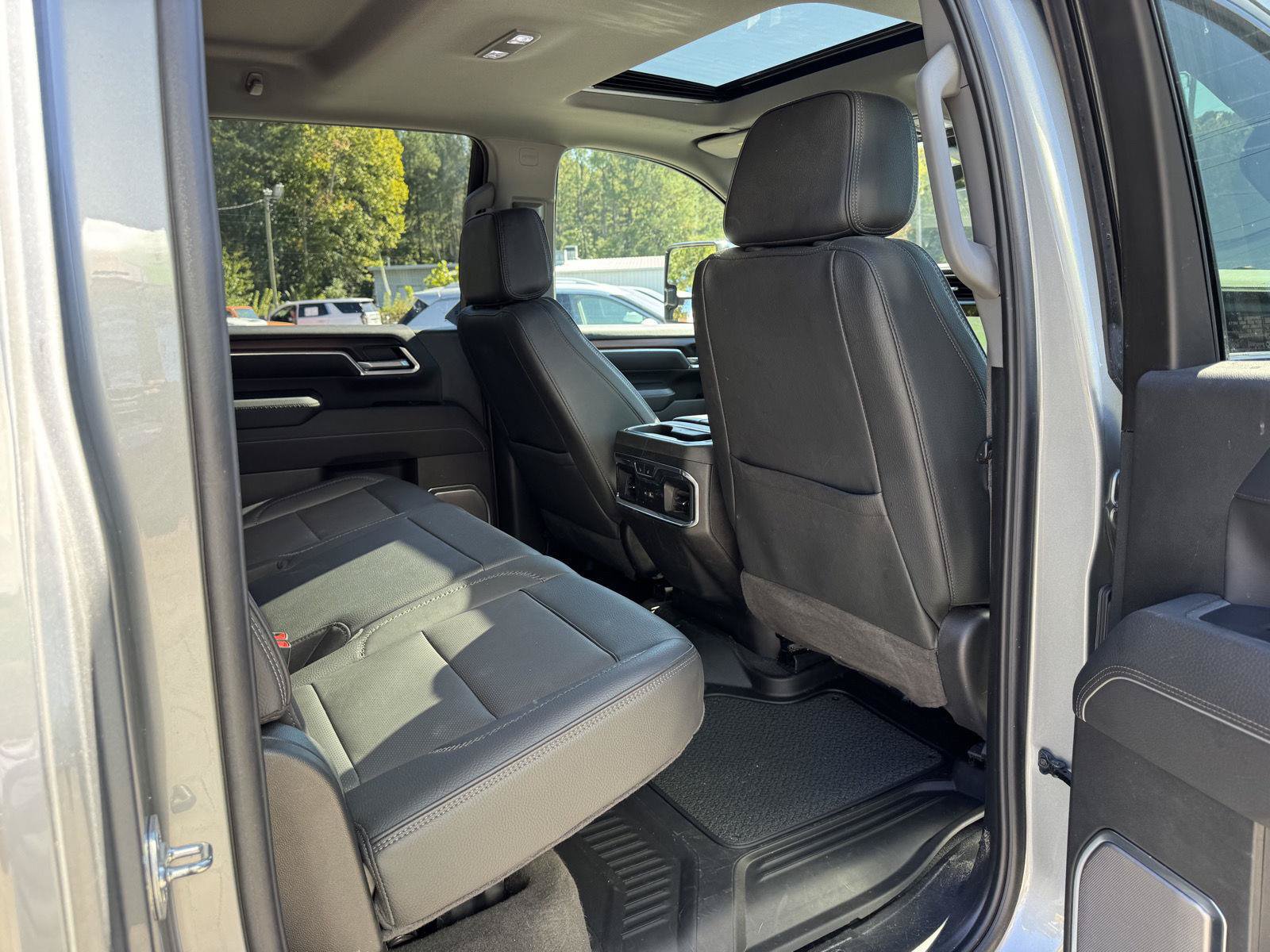 Used 2025 GMC Sierra 2500 Denali w/ Denali Reserve Package AWD/4WD image 14