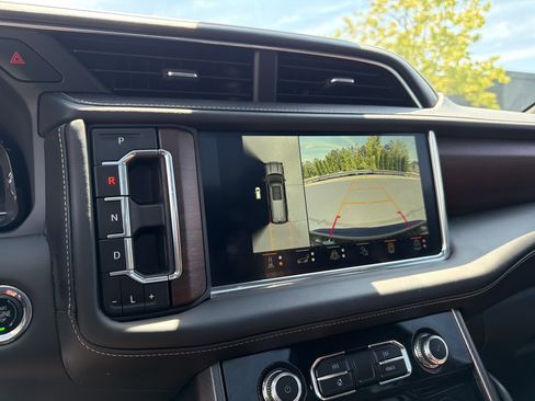 Used 2023 GMC Yukon Denali Ultimate AWD/4WD image 26