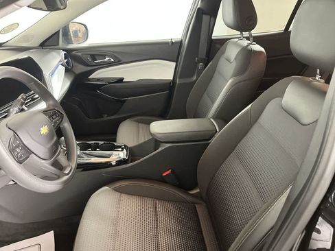 Used 2024 Chevrolet Trax LT image 15