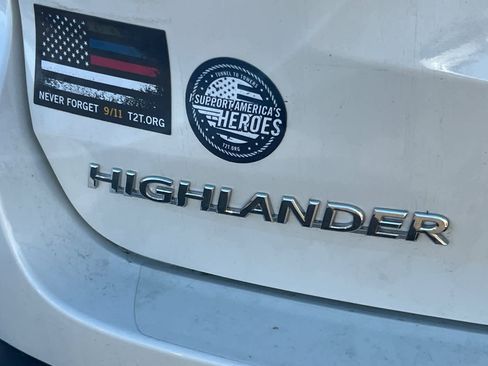 Certified 2019 Toyota Highlander LE AWD/4WD image 21