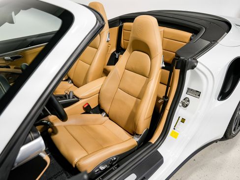 Used 2018 Porsche 911 Turbo image 22