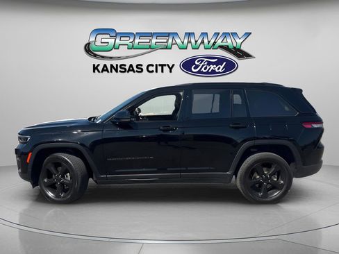 Used 2023 Jeep Grand Cherokee Altitude AWD/4WD image 4
