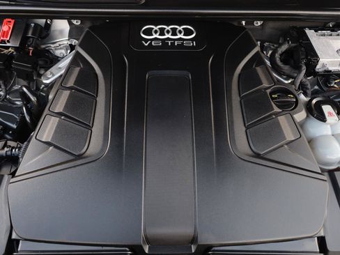 Used 2018 Audi Q7 3.0T Prestige AWD/4WD image 10