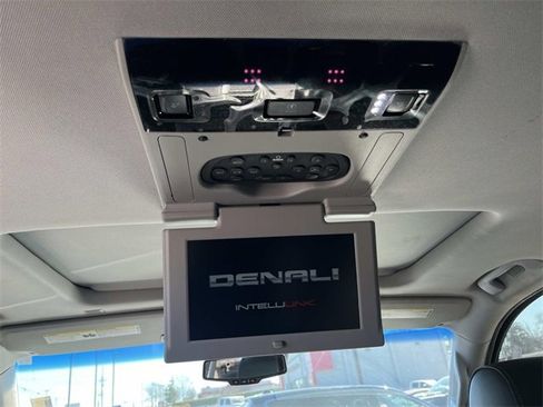 Used 2018 GMC Yukon Denali w/ Open Road Package image 18