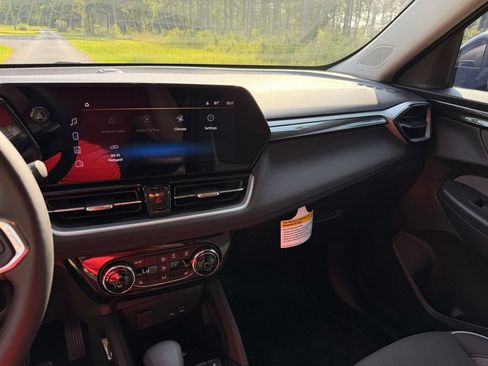 New 2026 Chevrolet TrailBlazer LT w/ Convenience Package FWD image 16